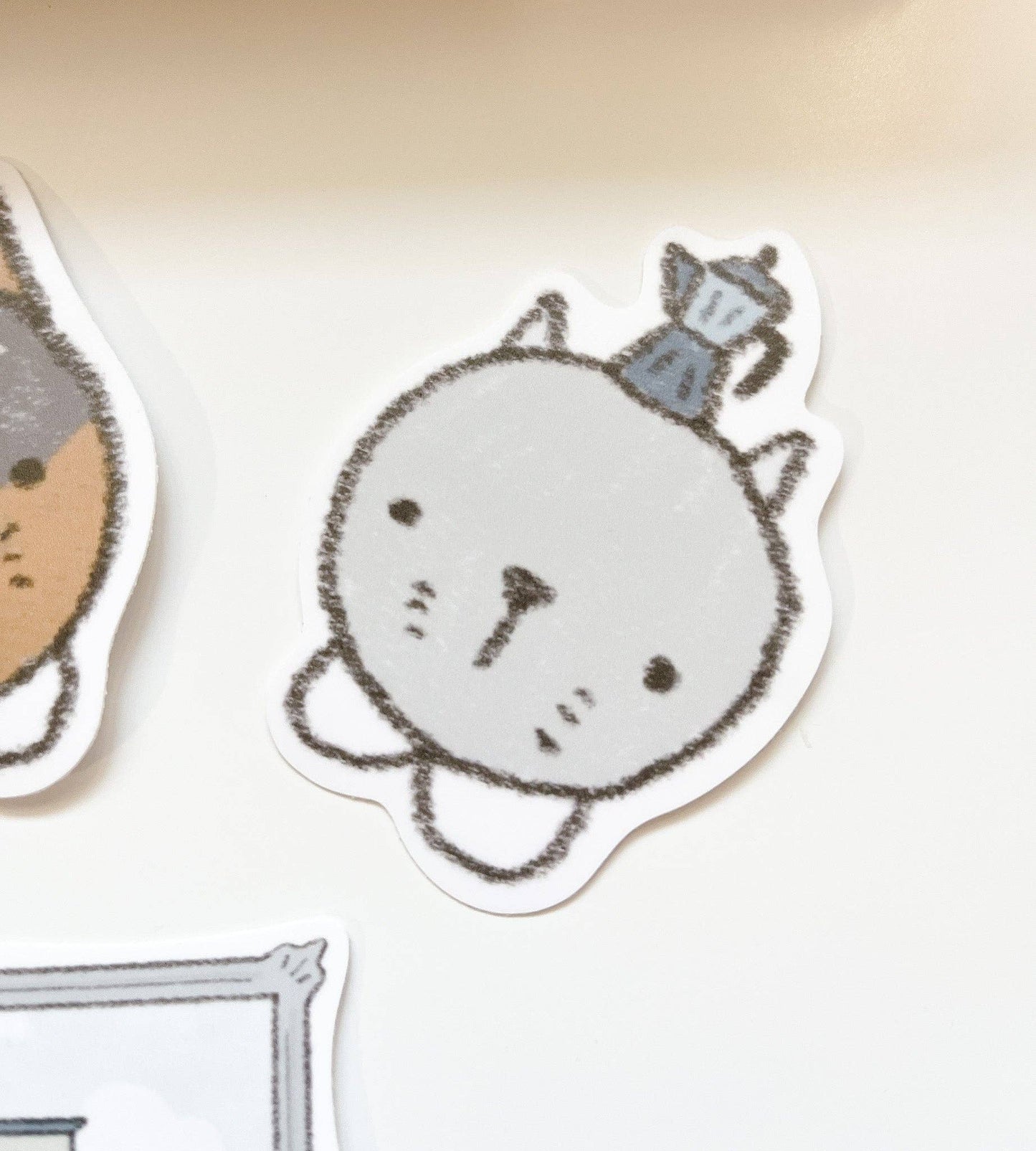 Kuboandlucy x Dana At Havermout | Kubo met Espresso Matte Vinyl Sticker