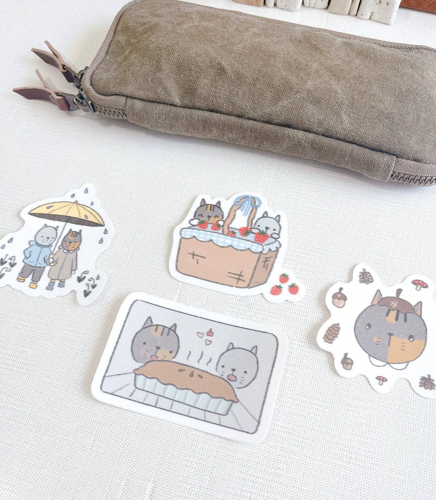 Kuboandlucy x Dana Ate Oatmeal Four Seasons vinyl gestanste sticker