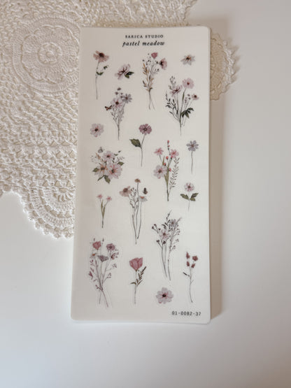 Sarica Studio - Pastel meadow
