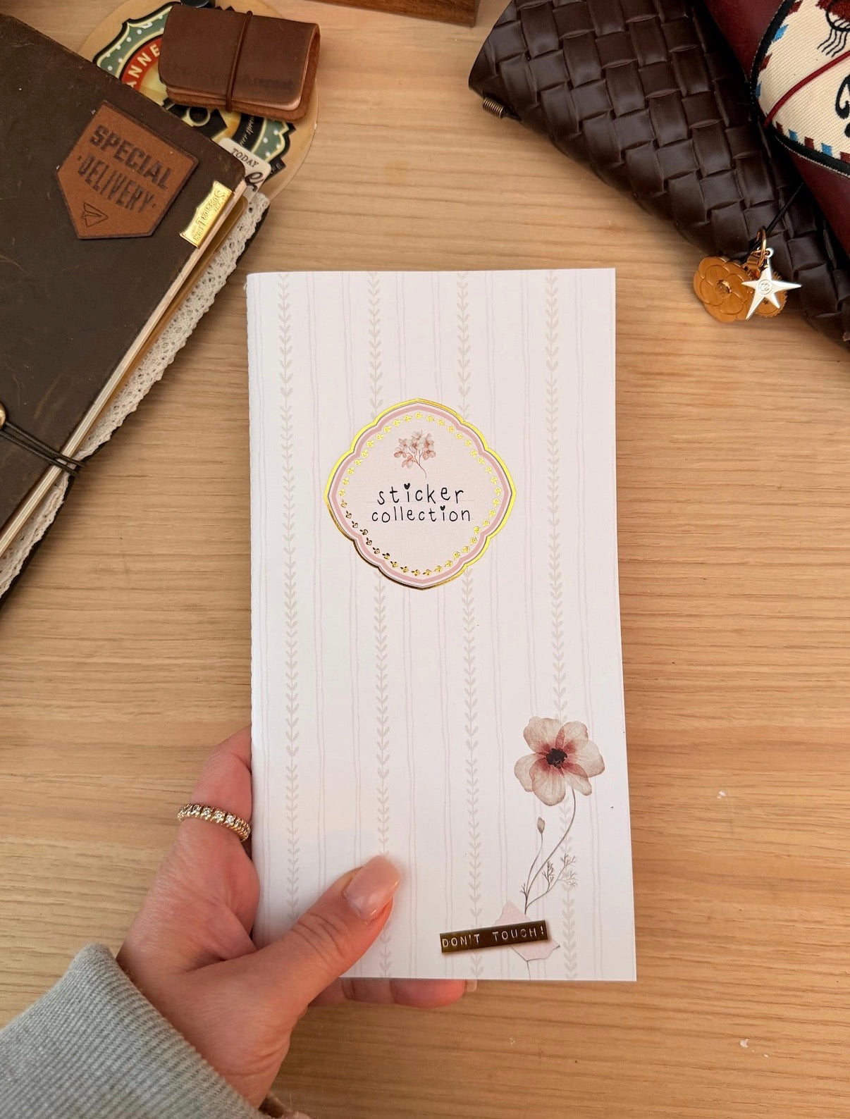Kolour Cafe - sticker book - Regularsize