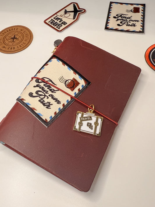 Kolour Cafe - Travel suitcase - Charm/keychain