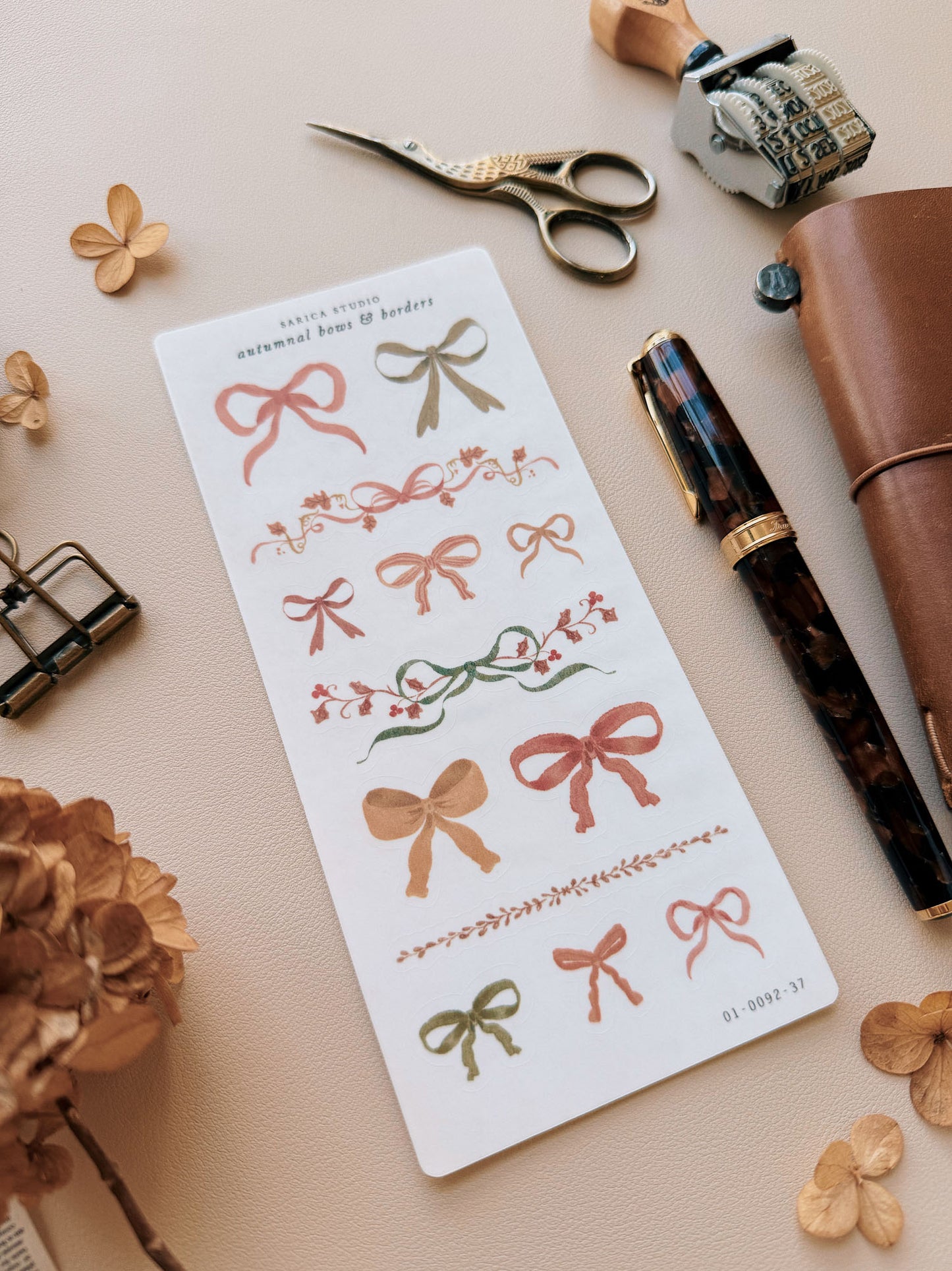 Sarica Studio - Autumnal bows & borders