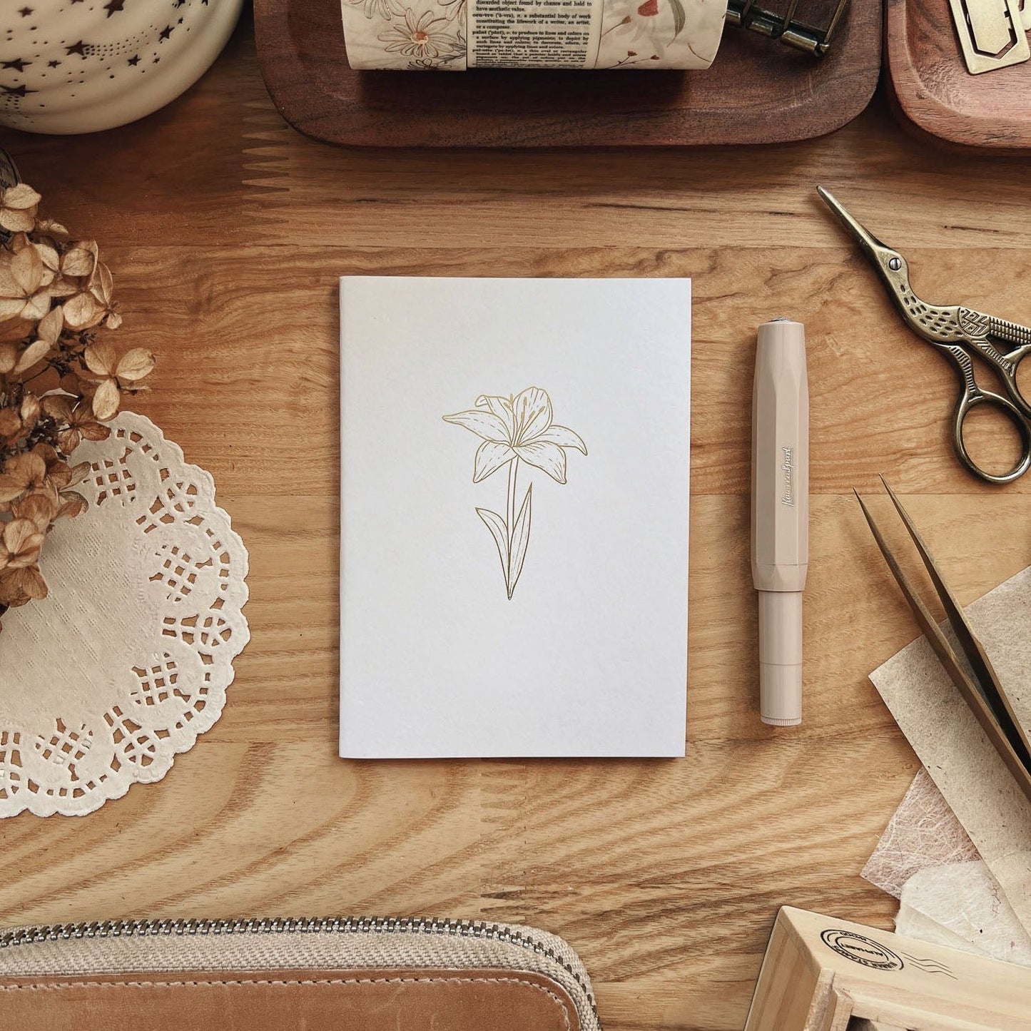 Sarica Studio - Lily notebook - Passport size TN