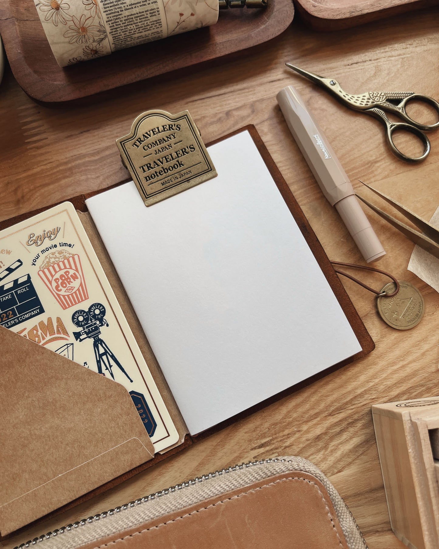 Sarica Studio - Cream - Passport size TN