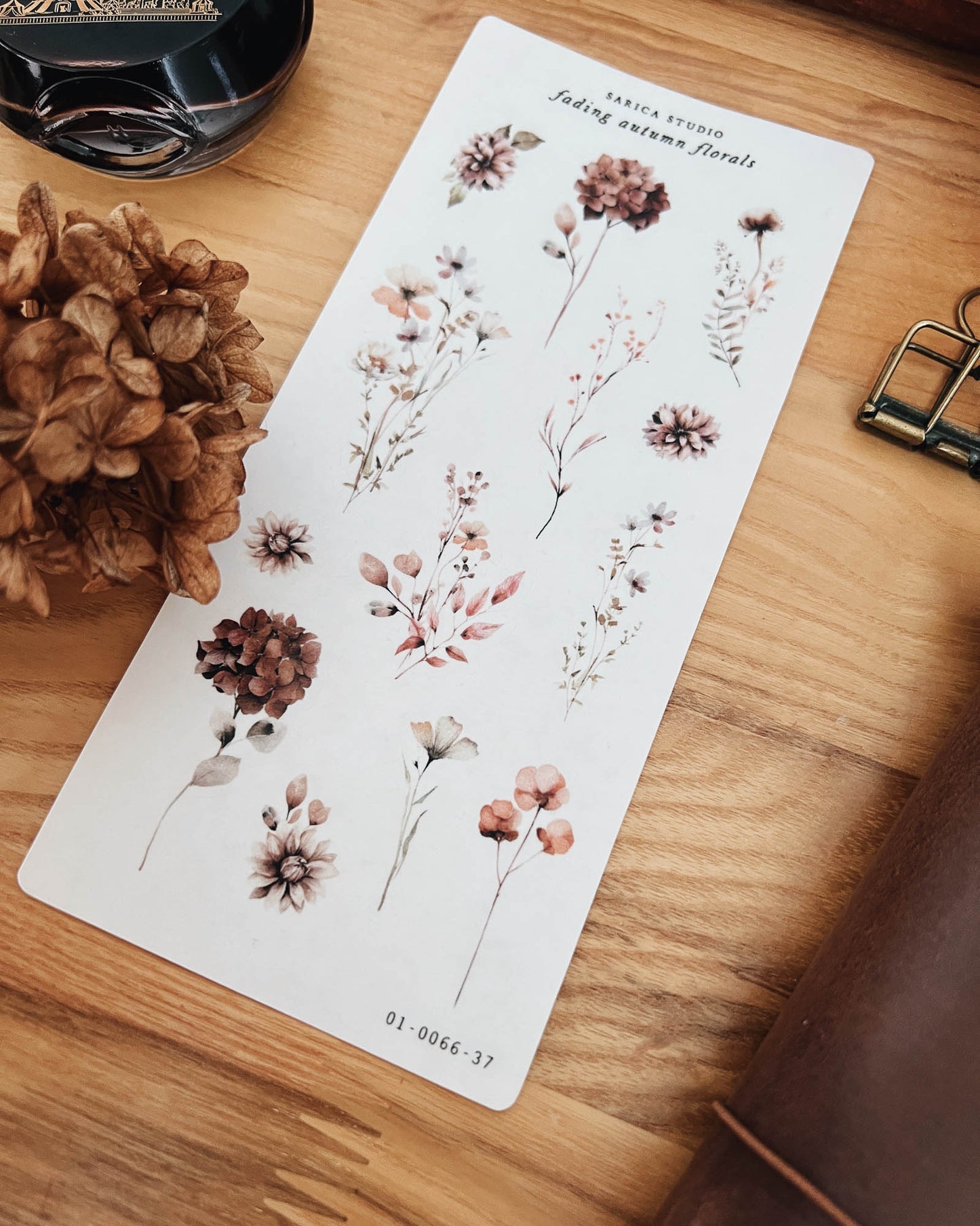 Sarica Studio - Fading autumn florals